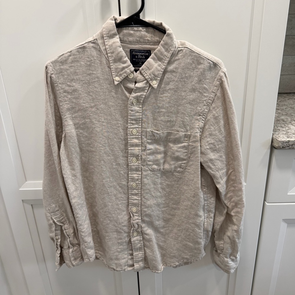 Abercrombie tan linen button up shirt